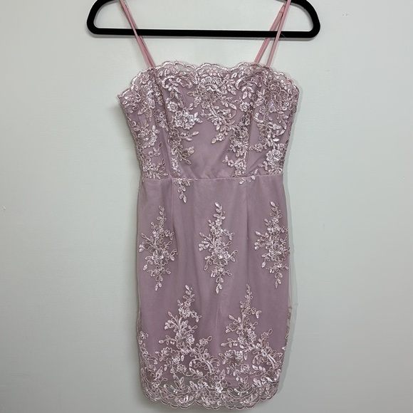 Lulu's Cayleigh Mauve Purple Embroidered Bodycon Dress Small - Picture 2 of 5